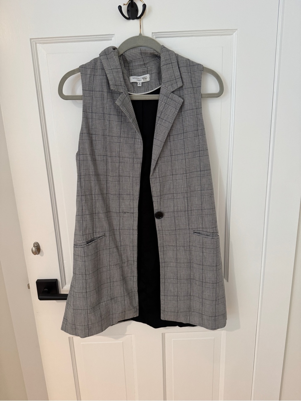 Waverly Grey Sleeveless Plaid Blazer Vest in Grey
